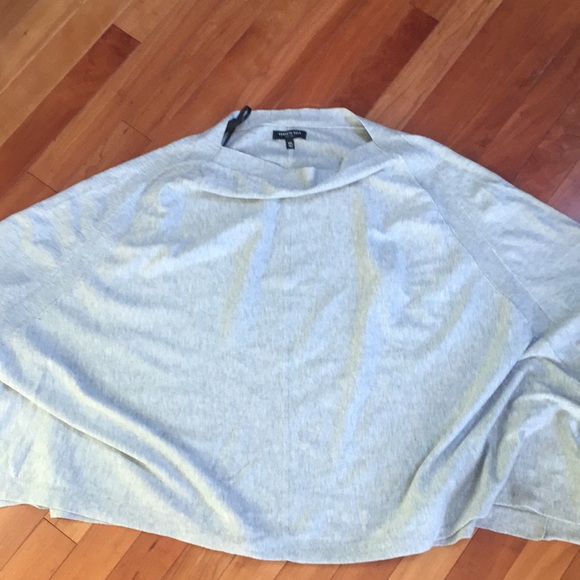 Kenneth Cole M/L Grey Poncho - Picture 3 of 3